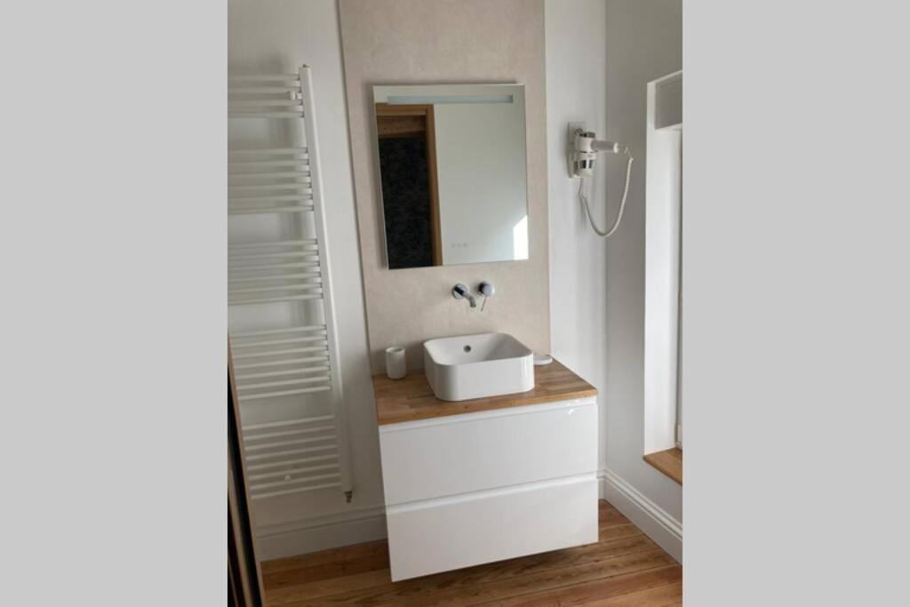 Maison De Charme En Plein Centre Hébergement de vacances *